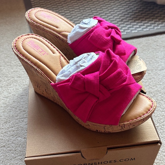 Born Shoes - Born Fuchsia Bow Cami Wedge Sandals new in box